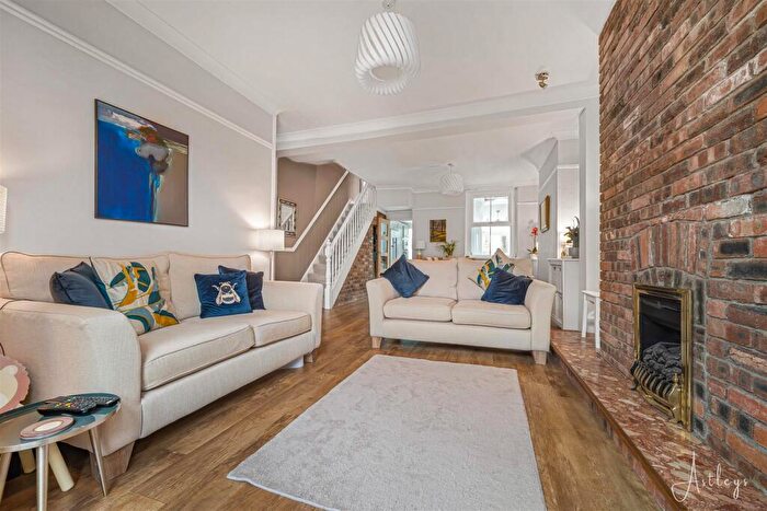 3 Bedroom Terraced House For Sale In Woodville Road, Mumbles, Swansea, SA3