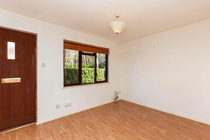 1 Bedroom Maisonette To Rent In Dorchester Court, Oriental Road, GU22