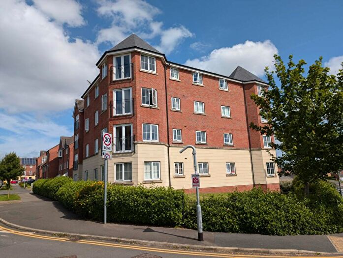 2 Bedroom Flat To Rent In Oak Drive, Leeds, West Yorkshire, LS10