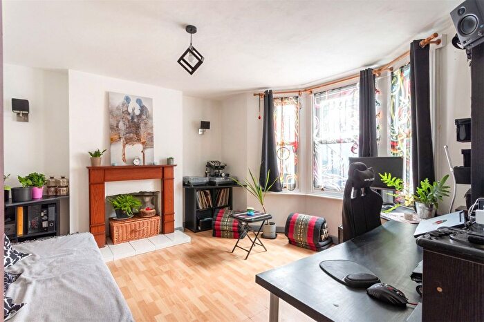 1 Bedroom Flat For Sale In Ditchling Rise, Brighton, East Sussex, BN1