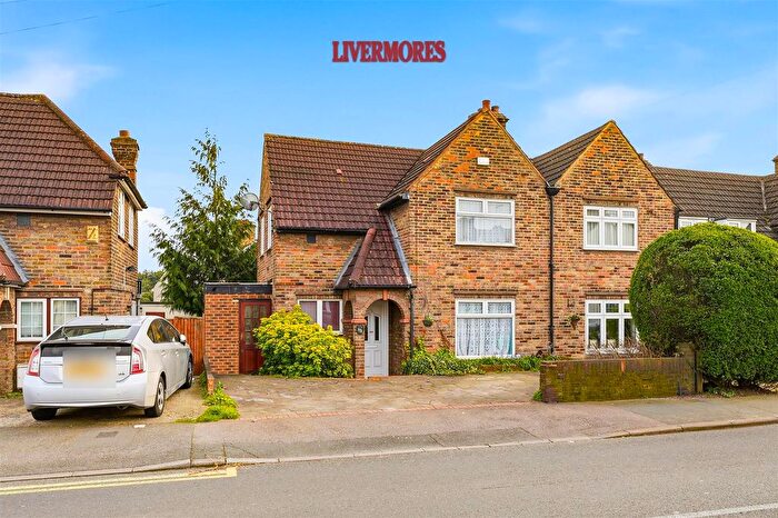 3 Bedroom Semi Detached House For Sale In Crayford Way, Crayford, DA1