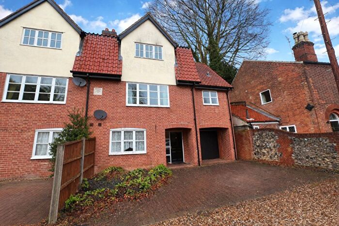 3 Bedroom Semi-detached House For Sale In Yarmouth Road, Norwich, Norfolk, NR7