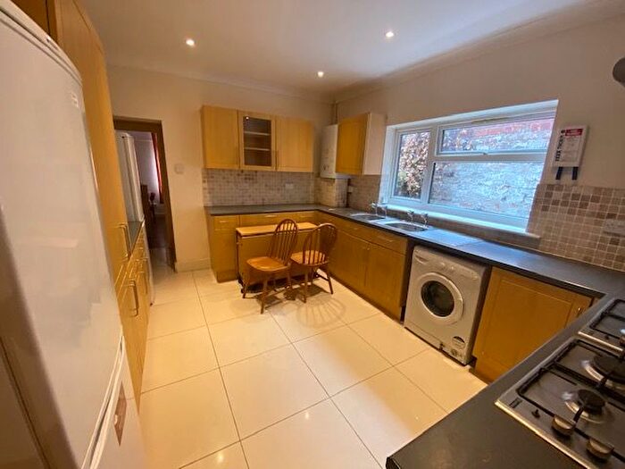 6 Bedroom Property To Rent In Portswood Road, Portswood, Southampton, SO17