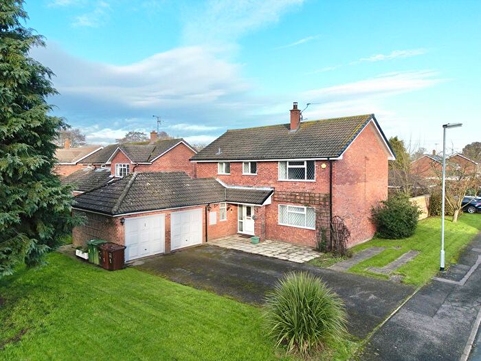 5 Bedroom Detached House For Sale In Brook Side, Ranton, ST18