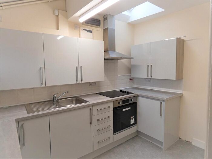 3 Bedroom End Of Terrace House To Rent In Victoria Street, Mansfield, NG18