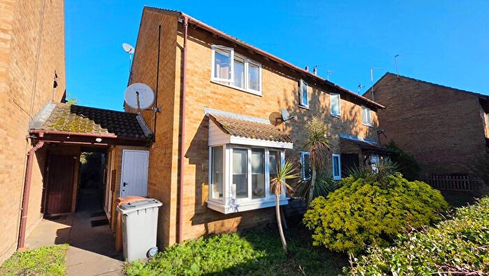 1 Bedroom Cluster House To Rent In Senwick Drive, Wellingborough, NN8
