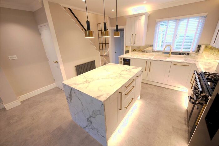 2 Bedroom Terraced House To Rent In Coptfold Road, Breentwood, CM14