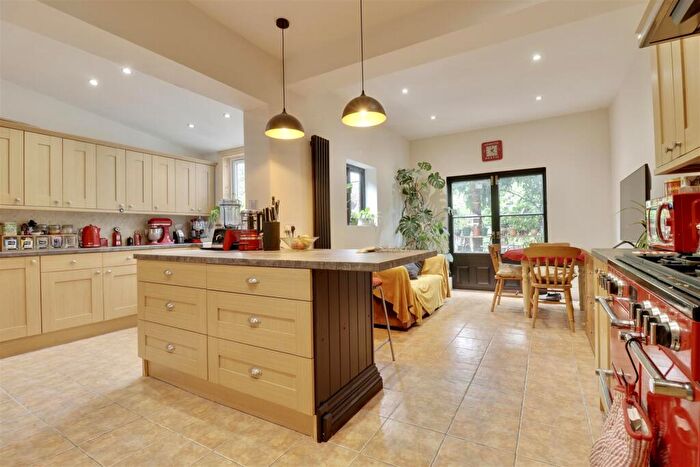 5 Bedroom Terraced House For Sale In Herbert Road, Southsea, PO4
