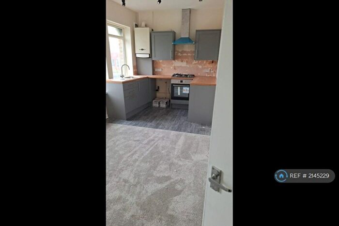 1 Bedroom Flat To Rent In Dale Street, Shipley, BD18