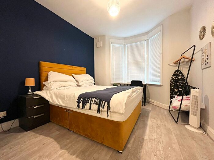 1 Bedroom Flat To Rent In Terront Road, London, N15