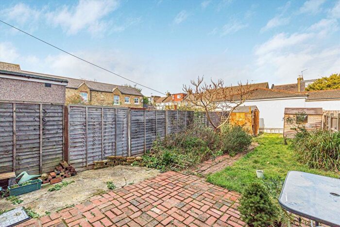 1 Bedroom Maisonette To Rent In South Park Road, London, SW19