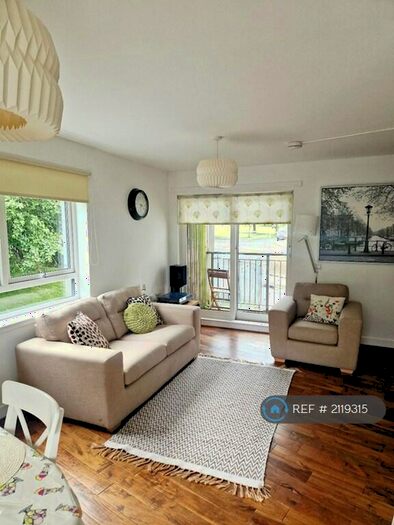 3 Bedroom Flat To Rent In Marine Drive, Edinburgh, EH5