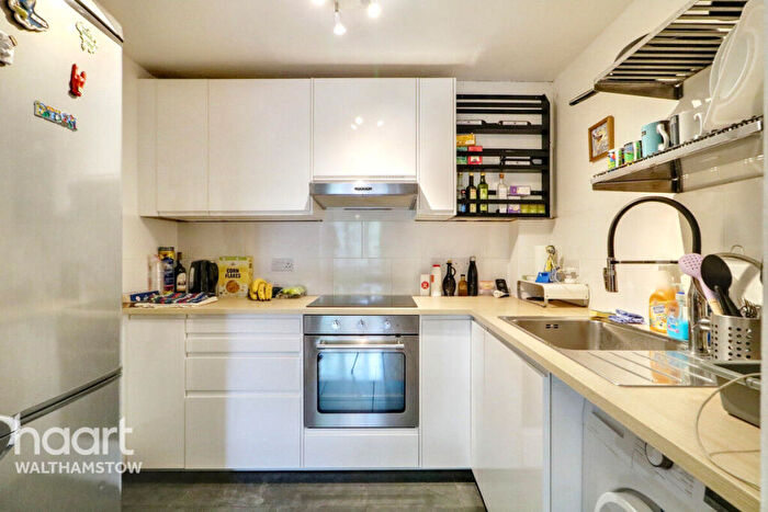 1 Bedroom Apartment For Sale In Teresa Mews, Walthamstow, E17
