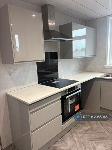 3 Bedroom Flat To Rent In Main Street, Coatbridge, ML5