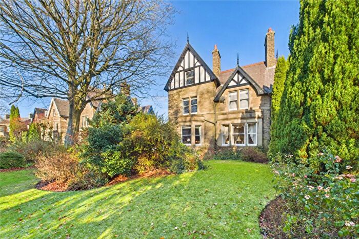 6 Bedroom Detached House For Sale In Macclesfield Road, Buxton, High Peak, SK17