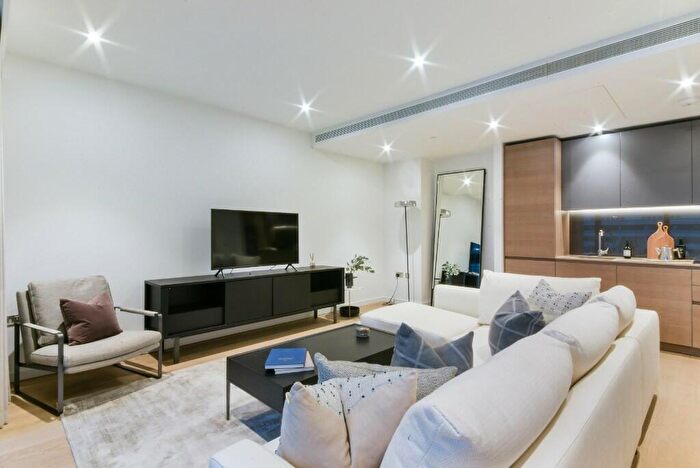 2 Bedroom Apartment To Rent In George Street, London, E14