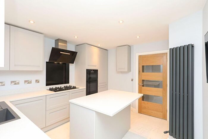 4 Bedroom Detached House For Sale In Chester Court, Eckington, S21