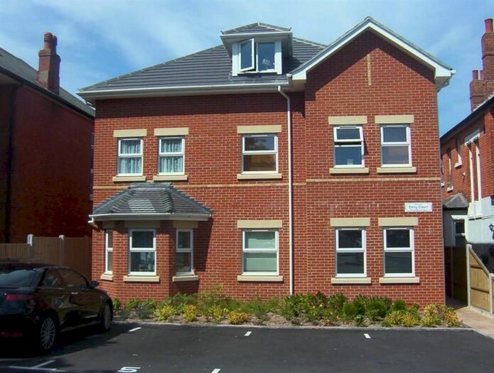2 Bedroom Flat To Rent In Southbourne Road, Southbourne, Bournemouth, BH6