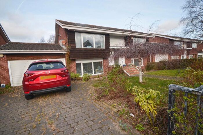 5 Bedroom Detached House For Sale In Offerton Close, South Hylton, SR4
