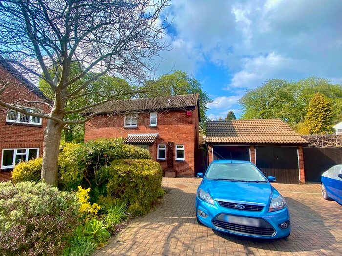 4 Bedroom Detached House To Rent In Nursery Gardens, Tring, HP23