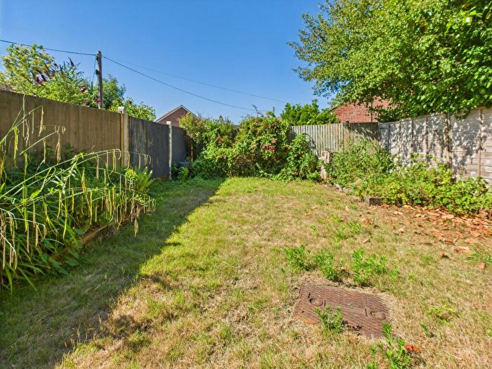 3 Bedroom Terraced House For Sale In West Street, Tadley, RG26