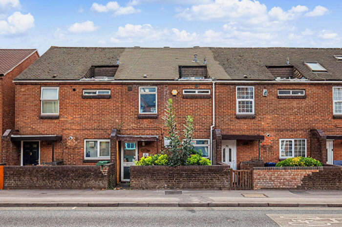 3 Bedroom Terraced House For Sale In Oxford Road, Cowley, OX4