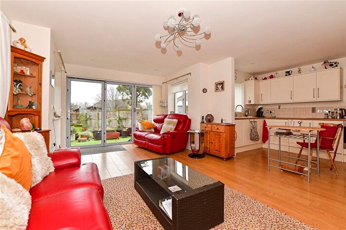 2 Bedroom Detached Bungalow For Sale In Orchard Field, Bethersden, Kent, TN26