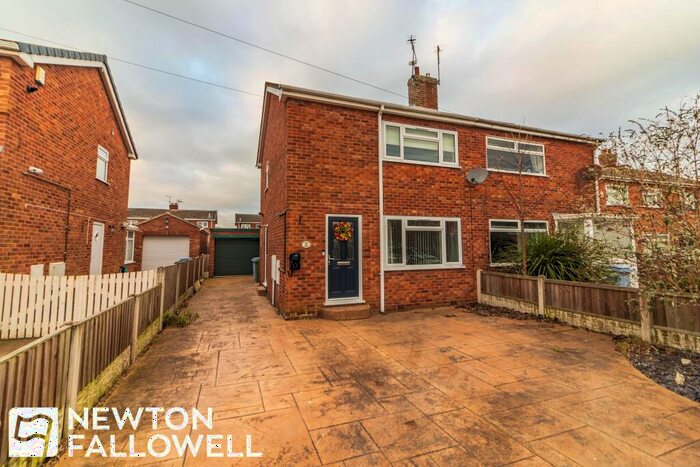 2 Bedroom Semi-Detached House To Rent In Lifton Avenue, Retford, DN22