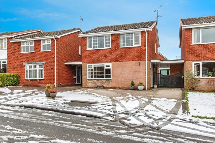 3 Bedroom Link Detached House For Sale In Briarsleigh, Stafford, ST17