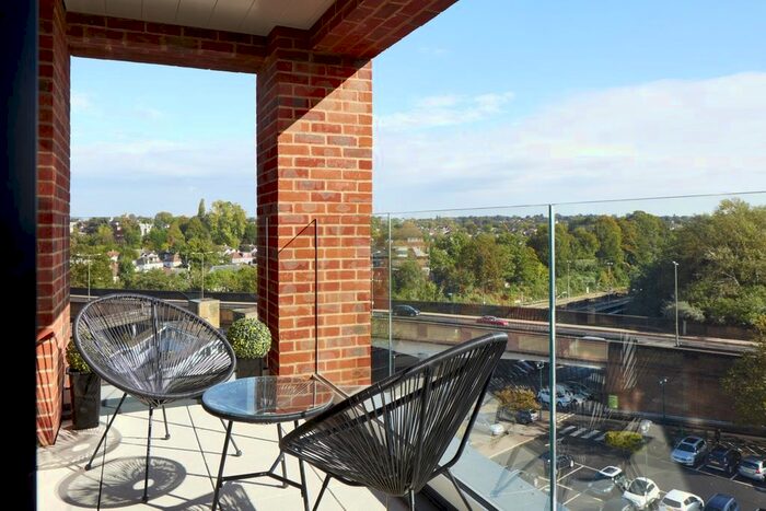 2 Bedroom Flat To Rent In St. Marks Road, Bromley, BR2
