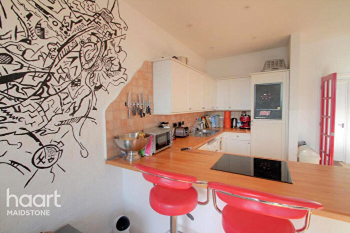 2 Bedroom Apartment To Rent In Bank Street, Maidstone, ME14