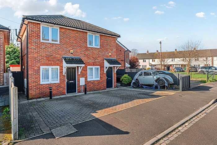 2 Bedroom Flat For Sale In Northumbria Road, Maidenhead, SL6