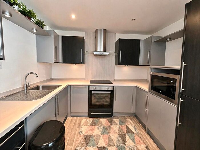 2 Bedroom Flat To Rent In Churchill Way, Cardiff, CF10