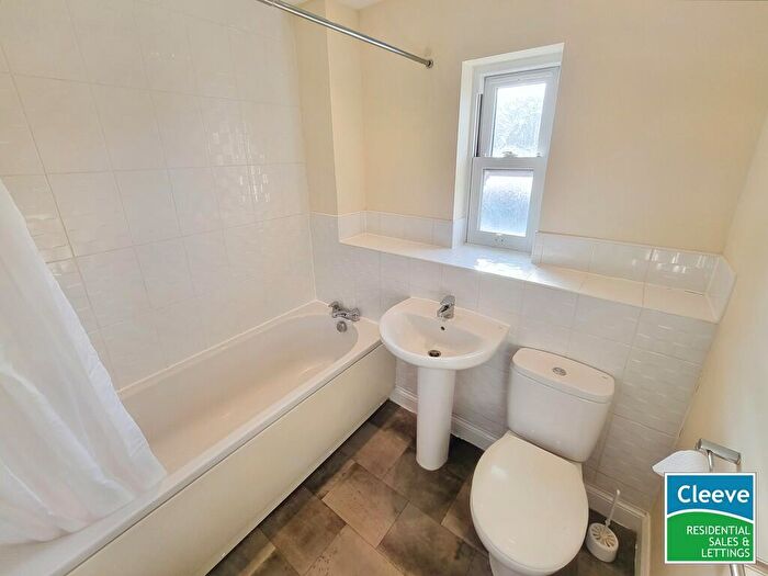 4 Bedroom Town House To Rent In Clearwell Gardens, Cheltenham, GL52
