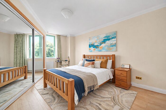 2 Bedroom Flat To Rent In Jubilee Heights, Shoot Up Hill, Kilburn, NW2