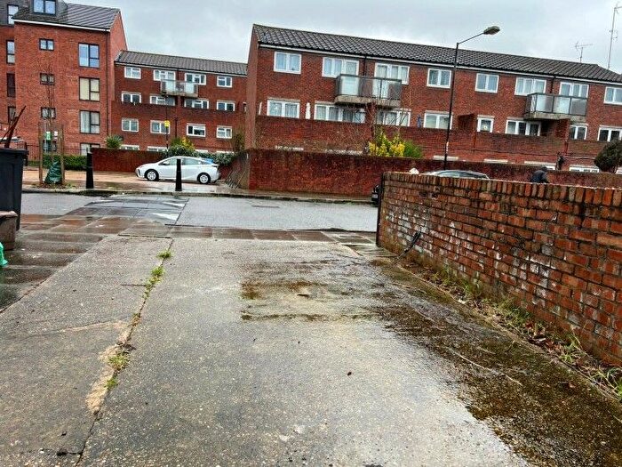 5 Bedroom Terraced House To Rent In Usher Road, London, E3