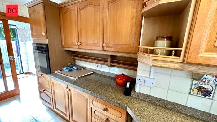4 Bedroom Semi-Detached House To Rent In Mackie Grove, Bristol, BS34