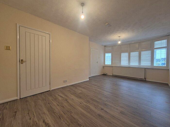 2 Bedroom Bungalow To Rent In Beachwood Avenue, Kingswinford, DY6