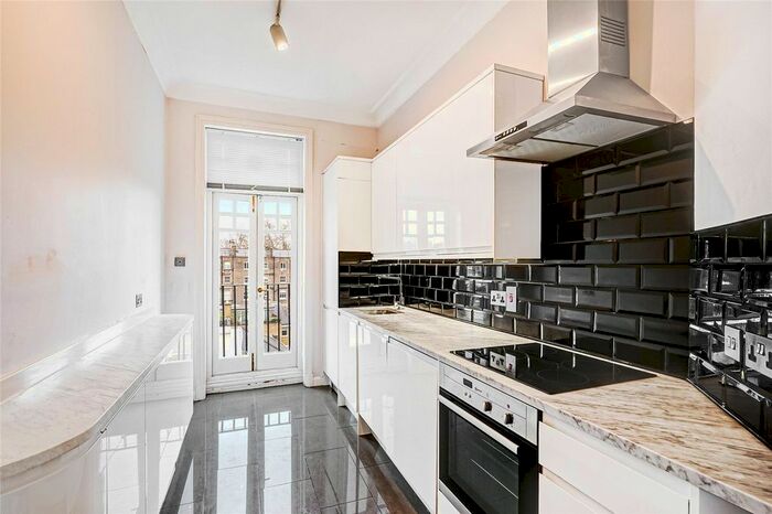 3 Bedroom Flat To Rent In Old Brompton Road, South Kensington, London, SW7