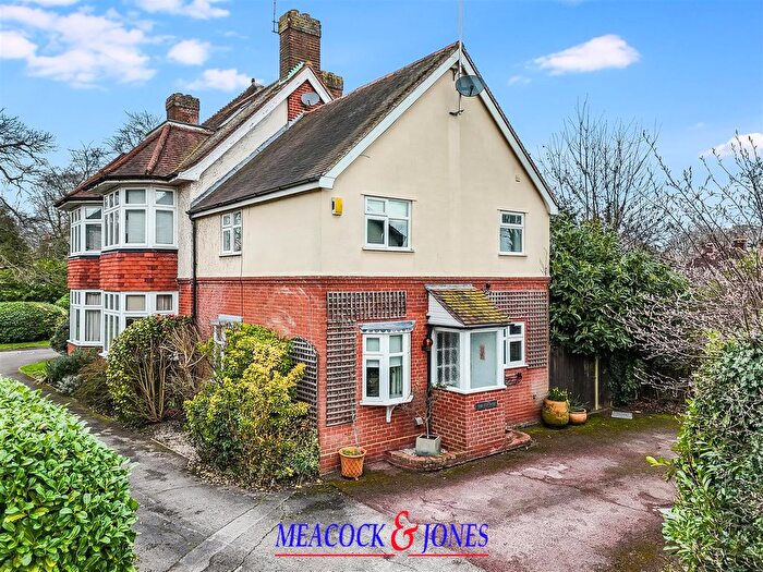 2 Bedroom Cottage For Sale In Glendale Close, Shenfield, Brentwood, CM15