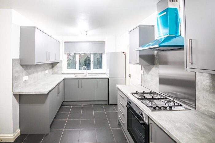 3 Bedroom Semi Detached House To Rent In Lingfield Drive, Leeds, LS17