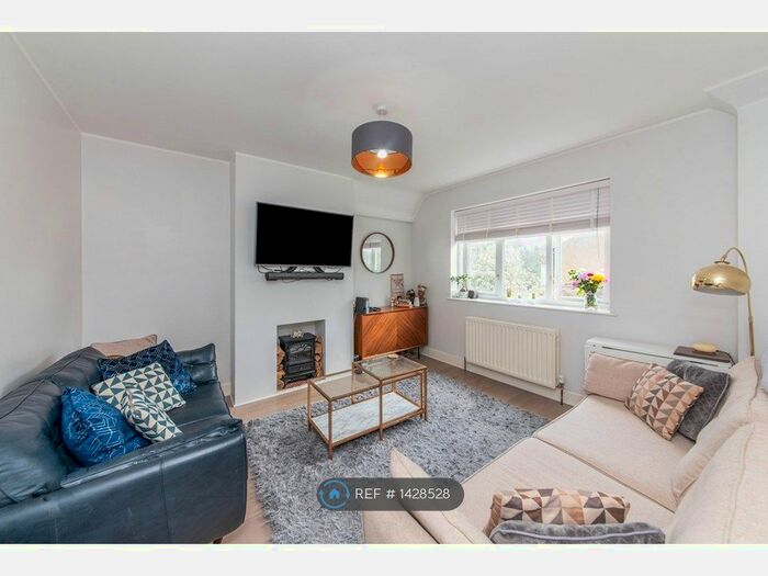 3 Bedroom Maisonette To Rent In Albert Road North, Watford, WD17