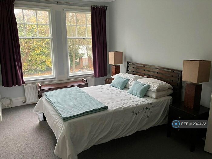 3 Bedroom Maisonette To Rent In Lower Richmond Road, London, SW14
