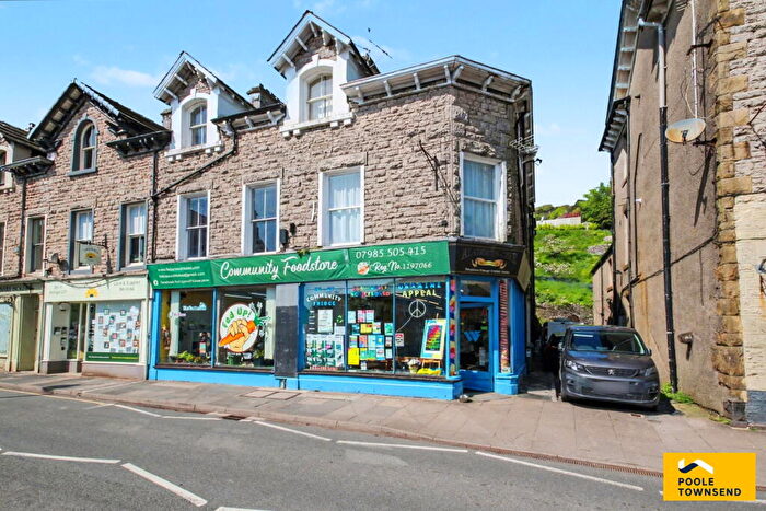 2 Bedroom Maisonette To Rent In Flat, Corner House, Main Street, Grange-over-sands, LA11