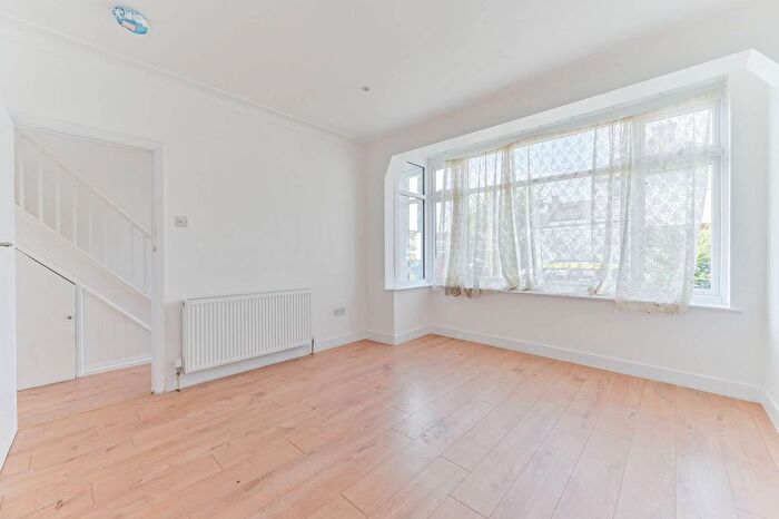 3 Bedroom Terraced House To Rent In Queenswood Avenue, Thornton Heath, CR7