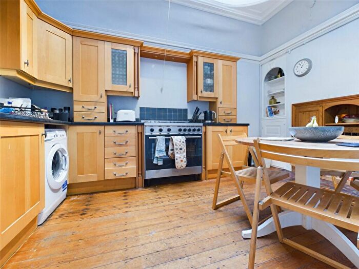 2 Bedroom Apartment To Rent In Brunswick Square, Hove, BN3