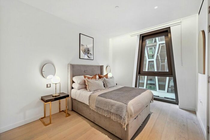 2 Bedroom Flat To Rent In The Broadway, London, SW1H