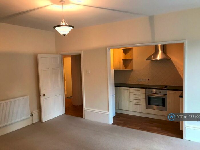 3 Bedroom Flat To Rent In Victoria Road, Sheffield, S10