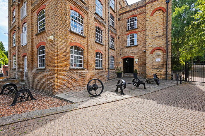 2 Bedroom Flat To Rent In Mill Street, East Malling, West Malling, ME19