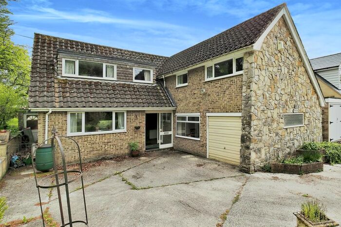 3 Bedroom Detached House For Sale In Stonehenge Road, Amesbury, Salisbury, SP4